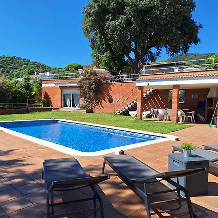 Casa Roure-4br-piscina Privada-bbq-vistas Mar-ping Pong Holiday home Sant Cebria de Vallalta